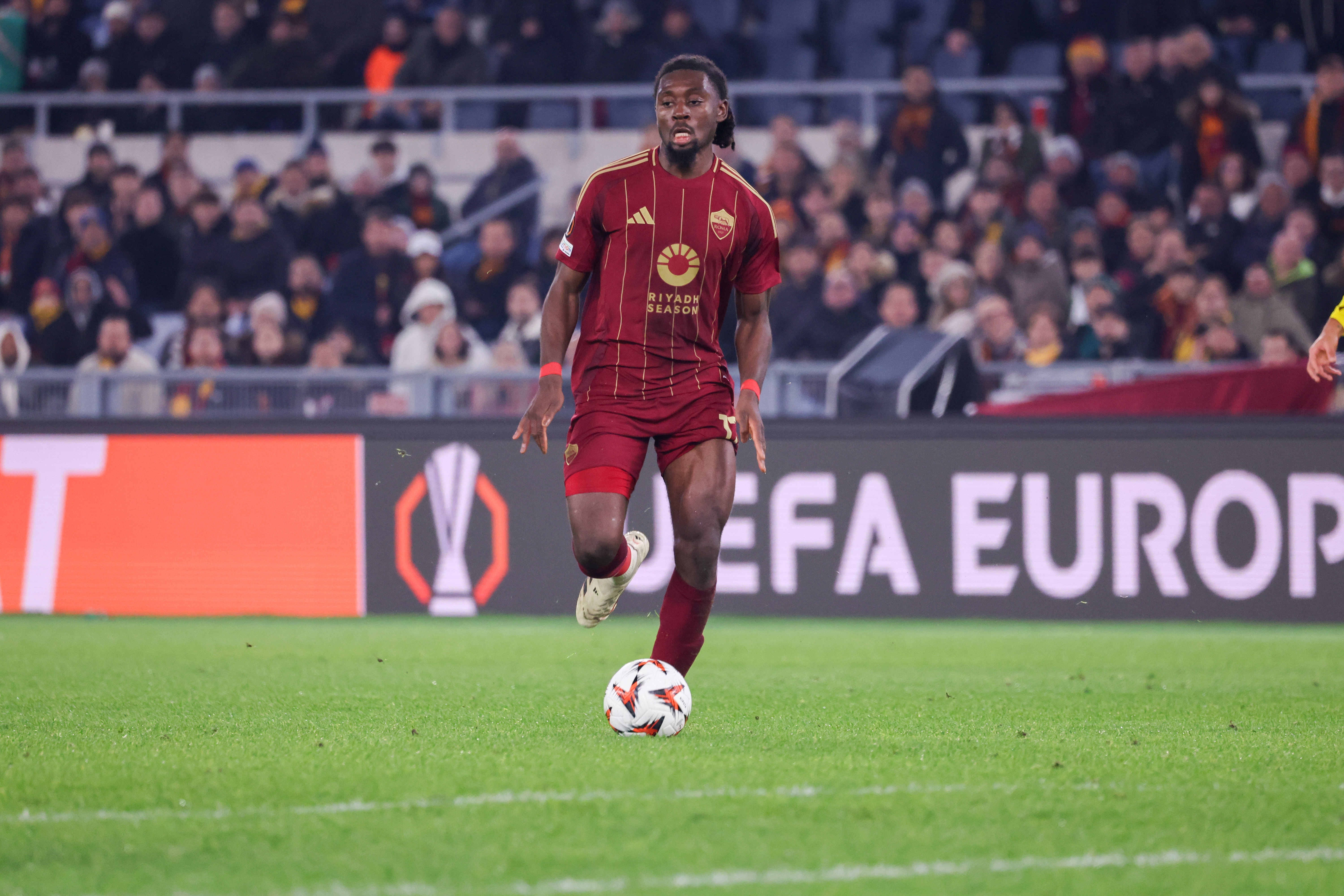 九游游戏中心-记者：罗马中场科内在与米兰比赛中肌肉拉伤，预计伤缺一个月