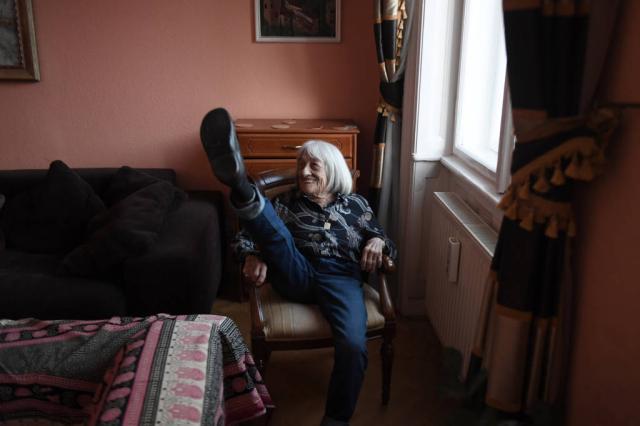 九游游戏中心-逃过大屠杀 拿5块奥运金牌 最长寿奥运冠军百岁啦