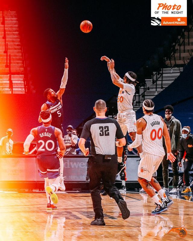 九游官网-大场面不乱阵脚 新秀天秀绝杀助魔术脱身泥潭