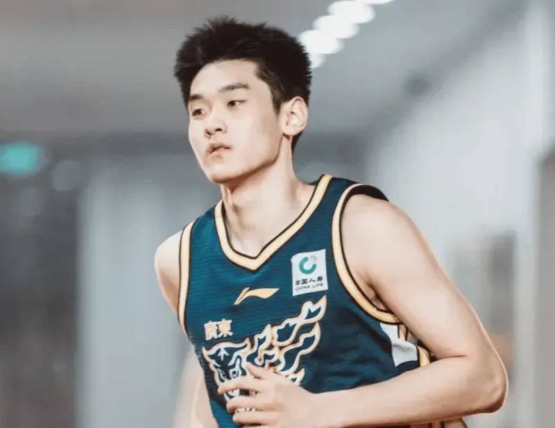 九游APP下载-杜锋看明白了吗？陈家政稳输出，王洪泽完美策应，黄明依周鹏雏形